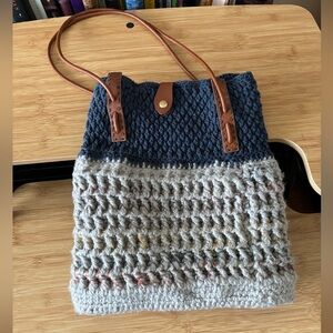 Crochet shoulder bag